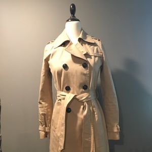 GAP Classic Twill Trenchcoat